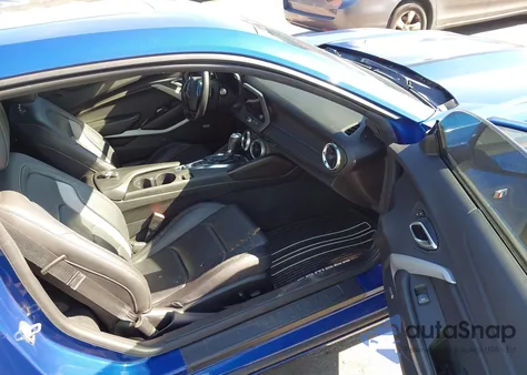 2020 Chevrolet Camaro Rwd 2Lt z USA, uszkodzony, nr VIN 1G1FD1RS4L0132135